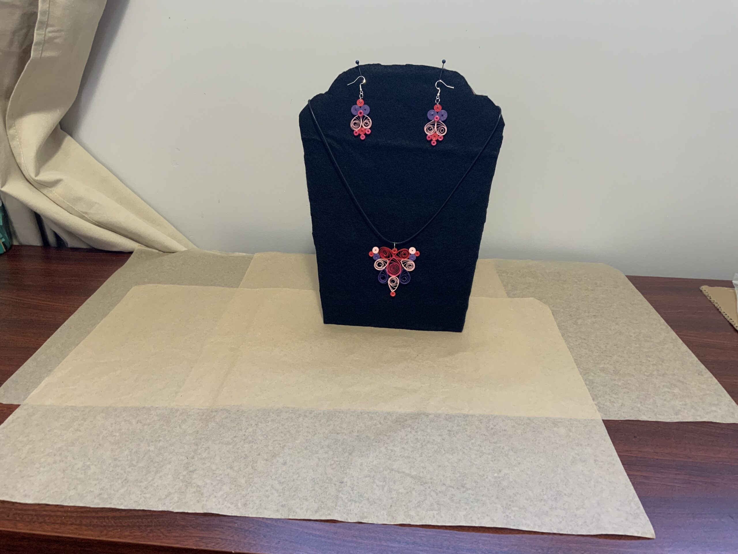 ELEGANT AND UNIQUE HANDMADE QUILLED 4 TONE JEWELRY SET, EARRING AND NECKLACE SET - Image 4