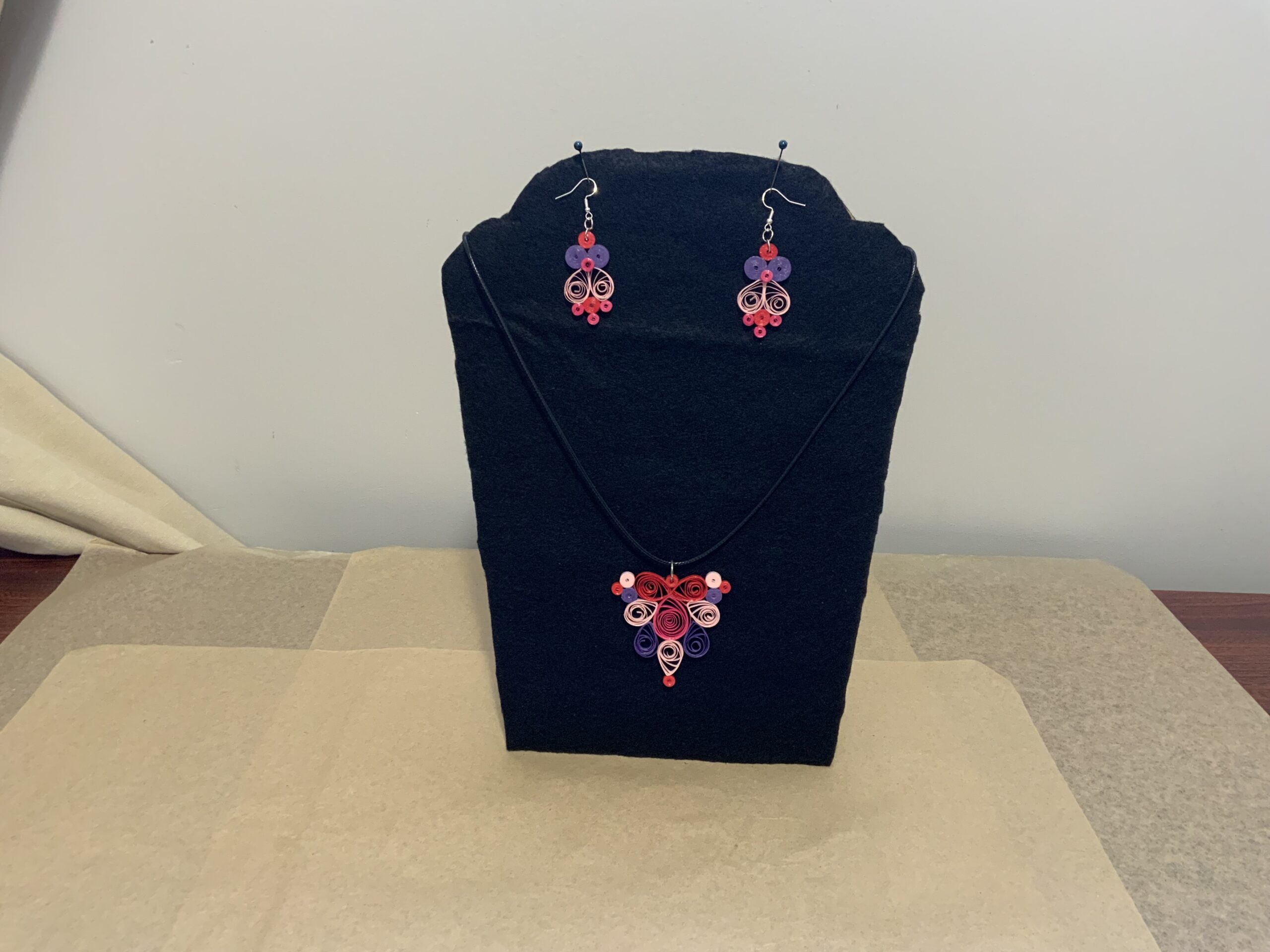 ELEGANT AND UNIQUE HANDMADE QUILLED 4 TONE JEWELRY SET, EARRING AND NECKLACE SET - Image 3