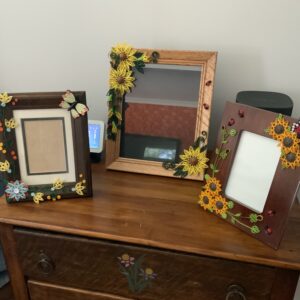 QUILLED PICTURE FRAMES, PHOTO FRAMES, WOOD PICTURE FRAMES, SUNFLOWERS, LADYBUGS, BUTTERFLIES, FLOWERS, UNIQUE GIFT ITEM.