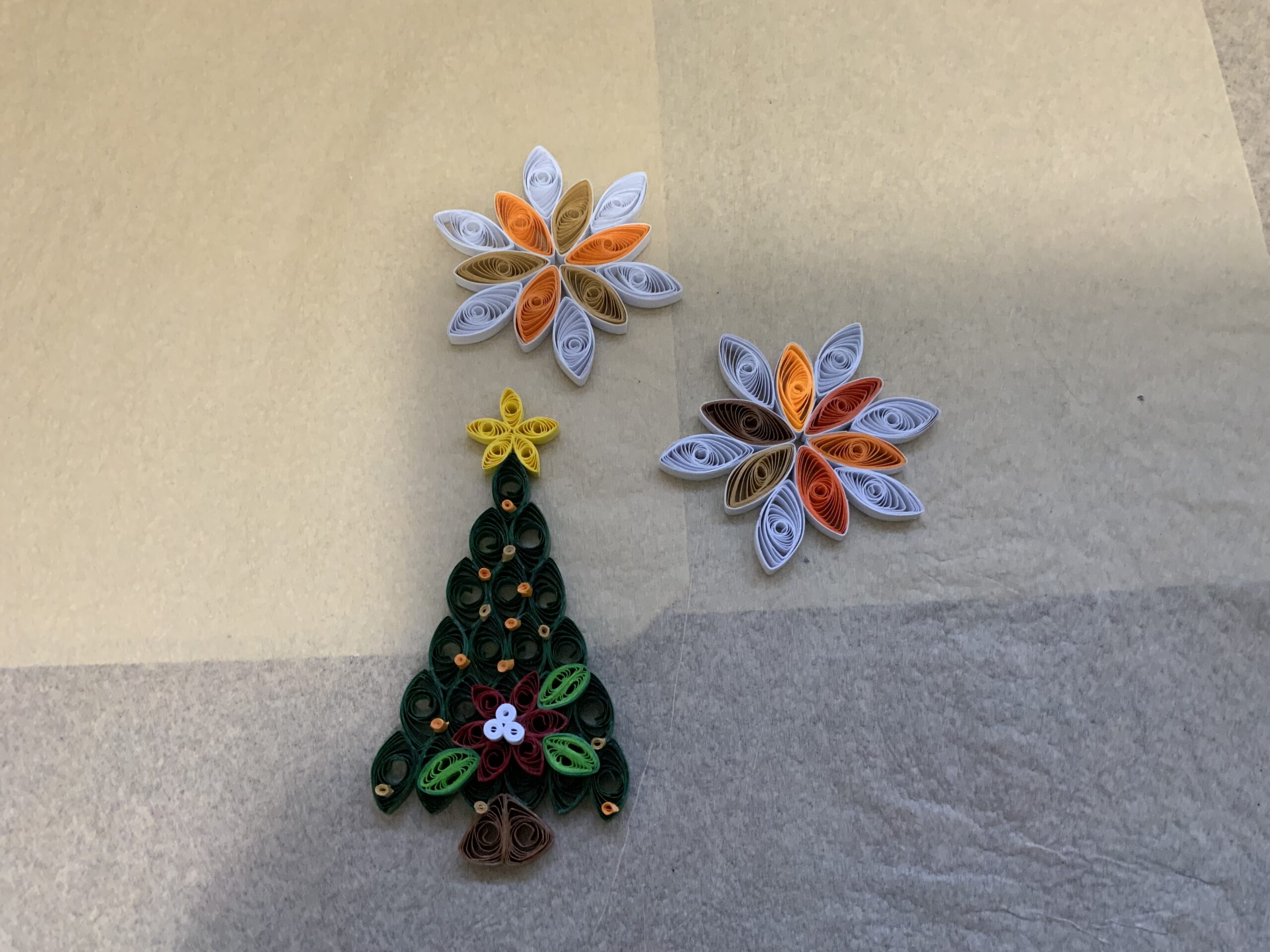 Handmade Quilled CHRISTMAS TREE Ornaments, 1 Tree and 2 Snowflakes per set - Image 16