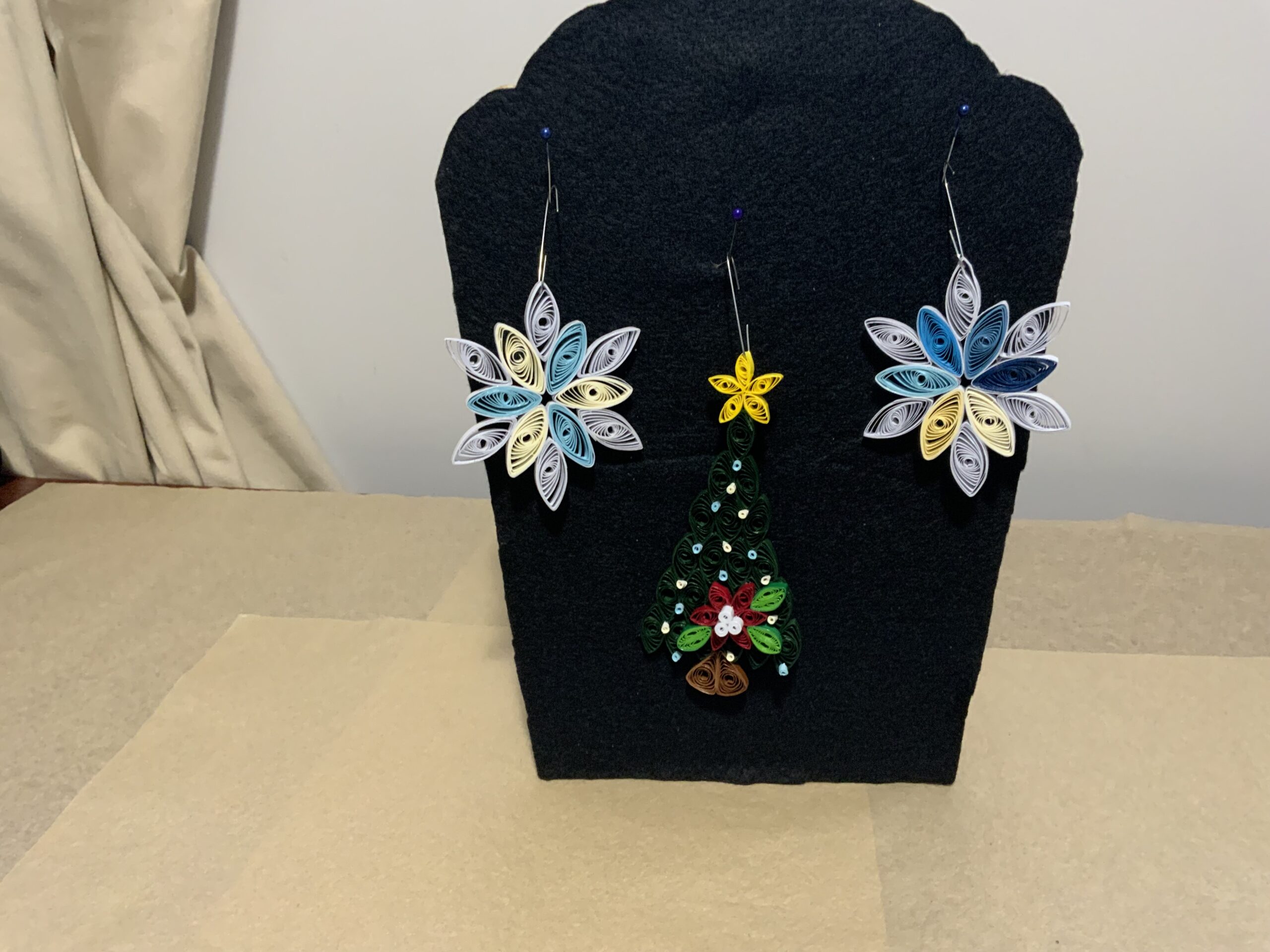 Handmade Quilled CHRISTMAS TREE Ornaments, 1 Tree and 2 Snowflakes per set - Image 5