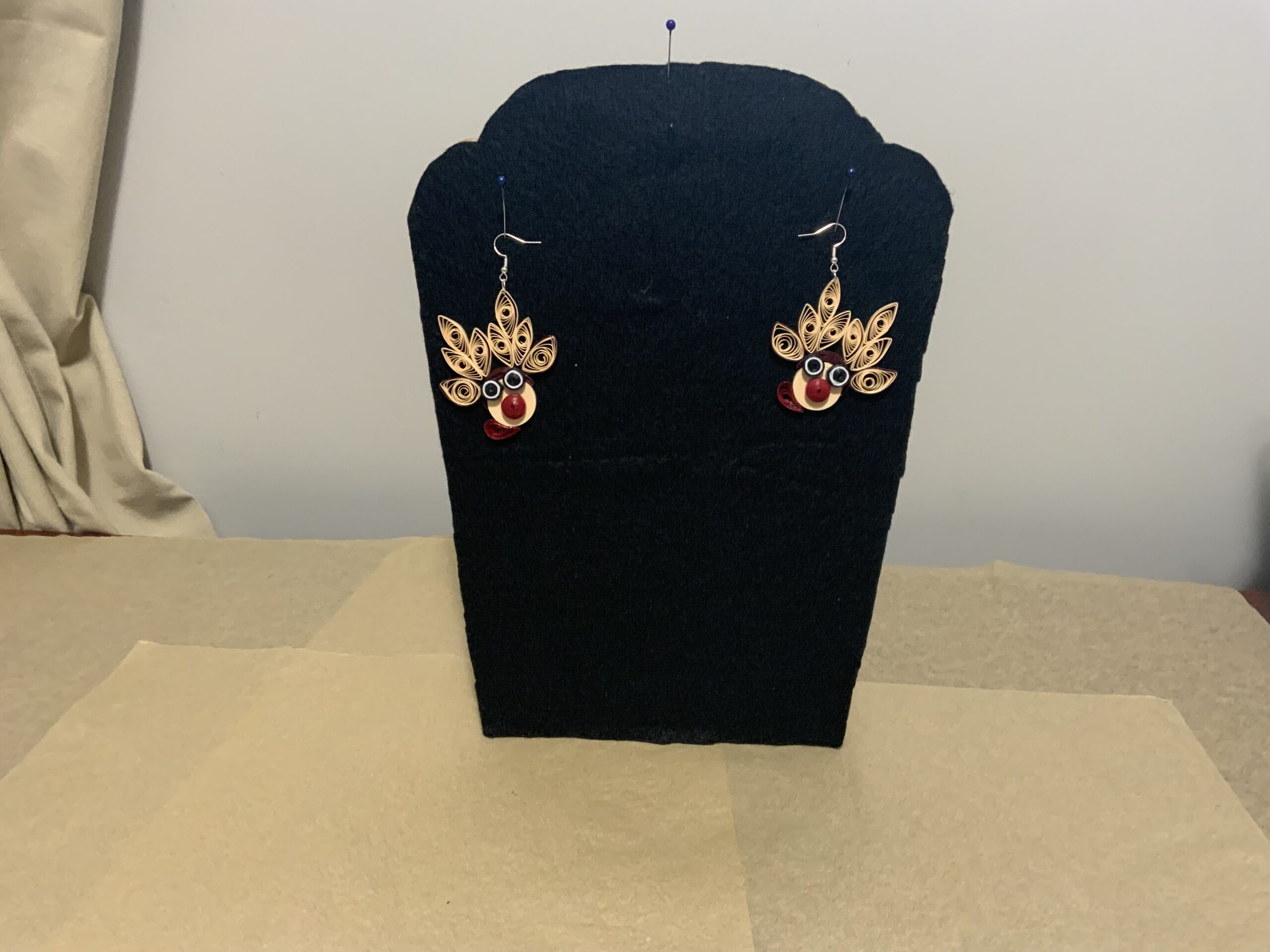 CHRISTMAS Earrings, Handmade Quilled Reindeer Earrings, Dangle Earrings - Image 8