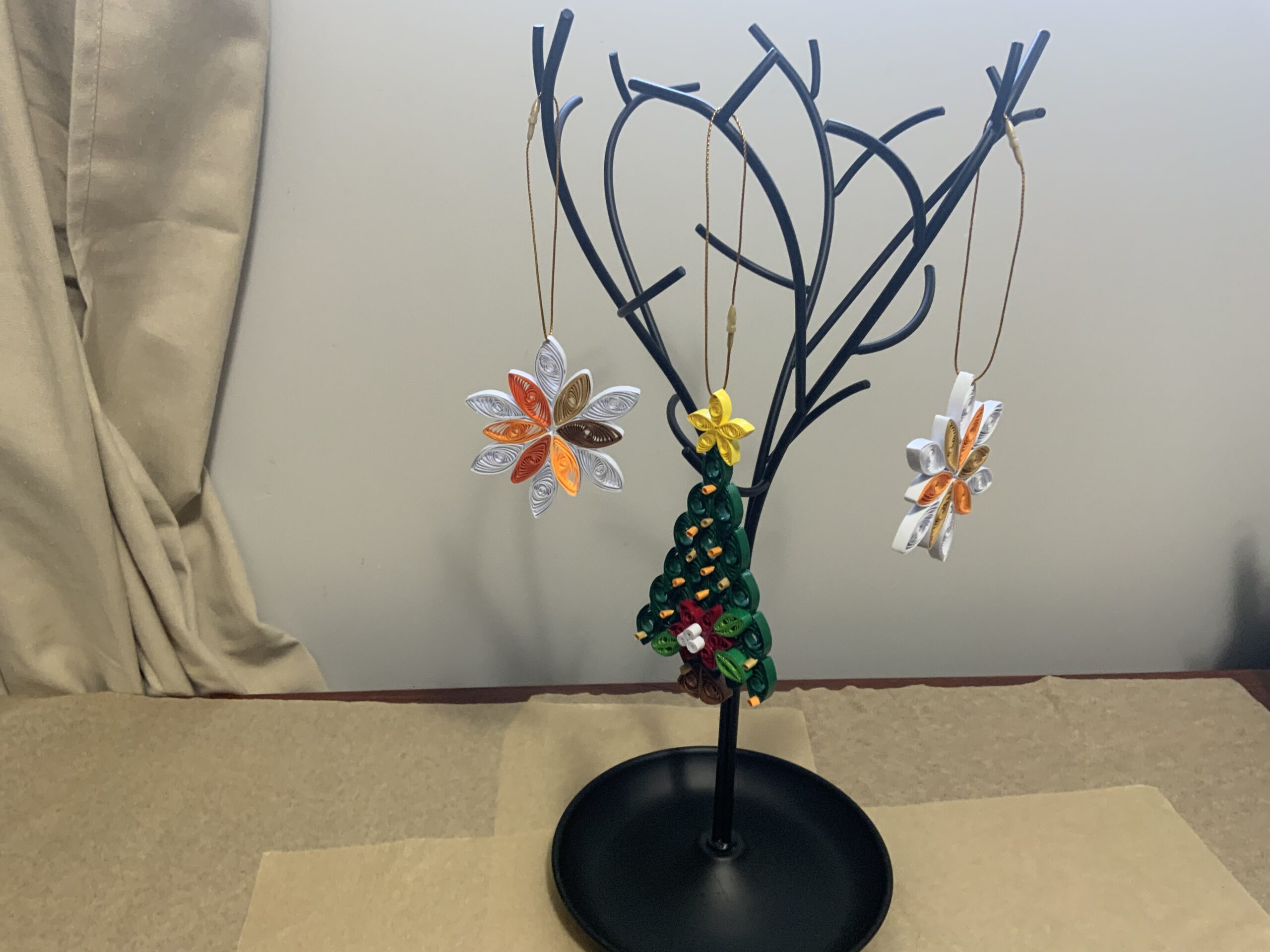 Handmade Quilled CHRISTMAS TREE Ornaments, 1 Tree and 2 Snowflakes per set - Image 4