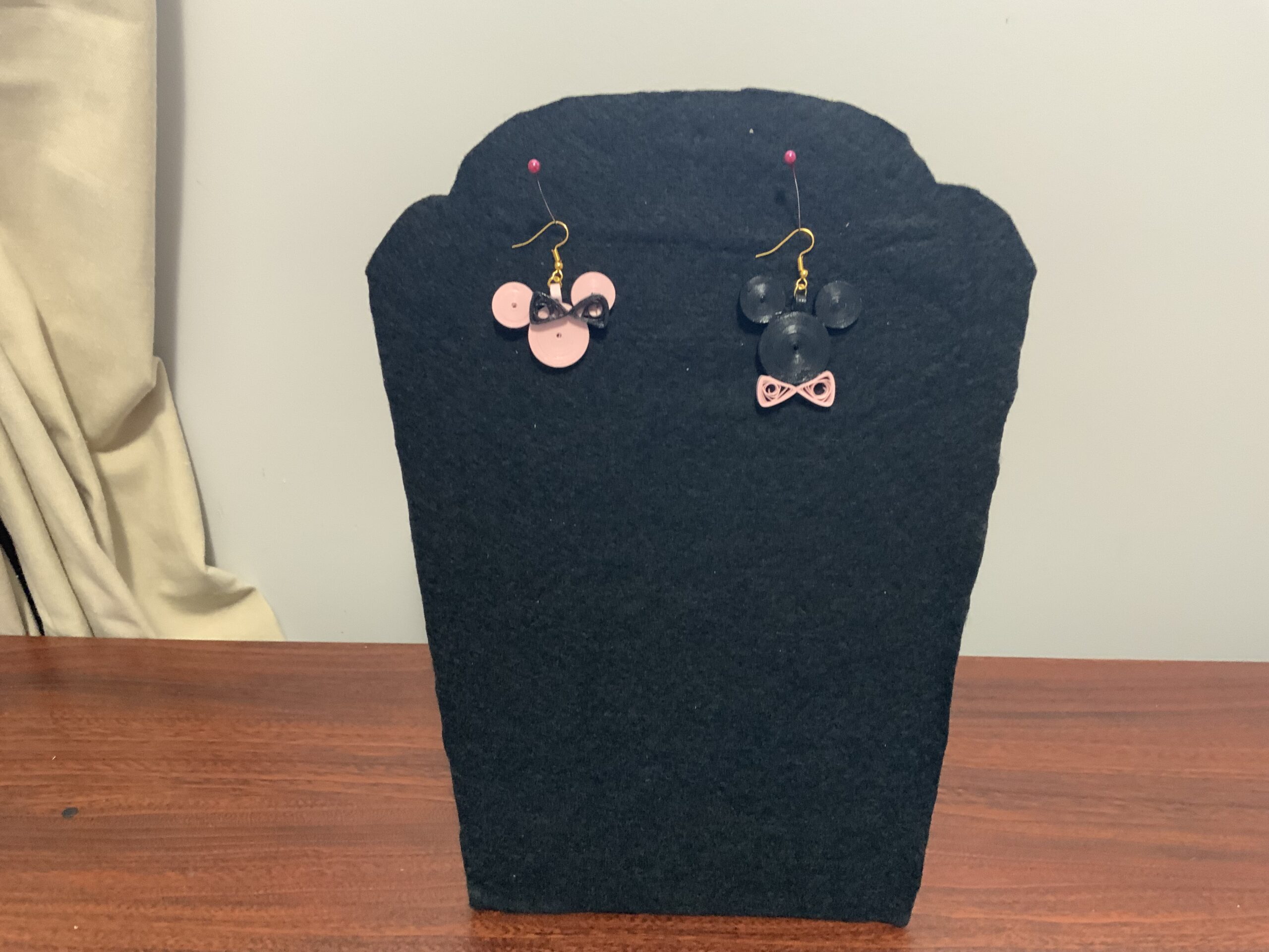 Handmade Quilled Mickey/Minnie Mouse Earrings, Artisan Jewelry, Unique gift Idea - Image 6