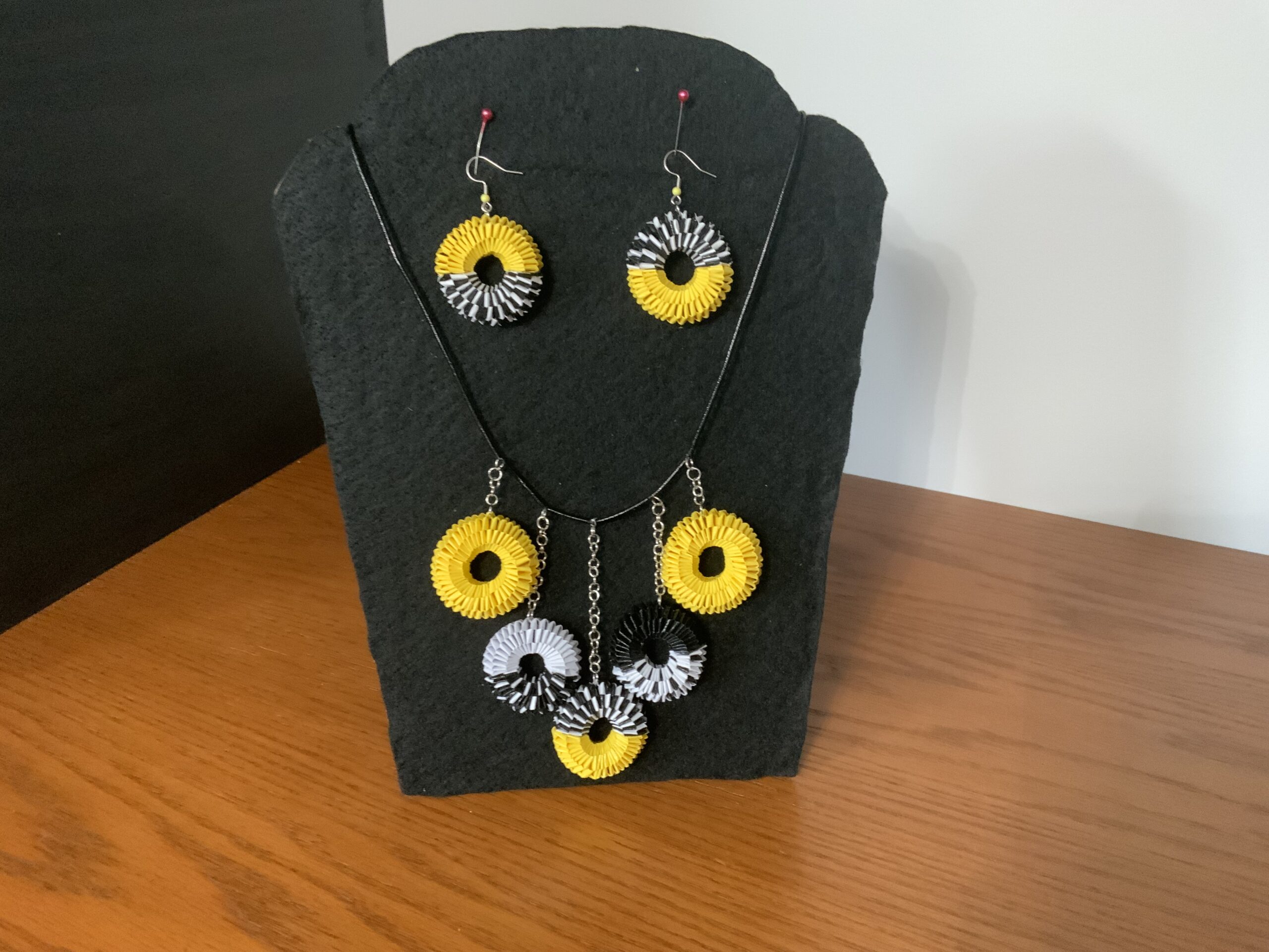 Artisan Jewelry, Handcrafted Quilled Woven Style Earring/Necklace Set, Paper Weaved Style Jewelry - Image 4
