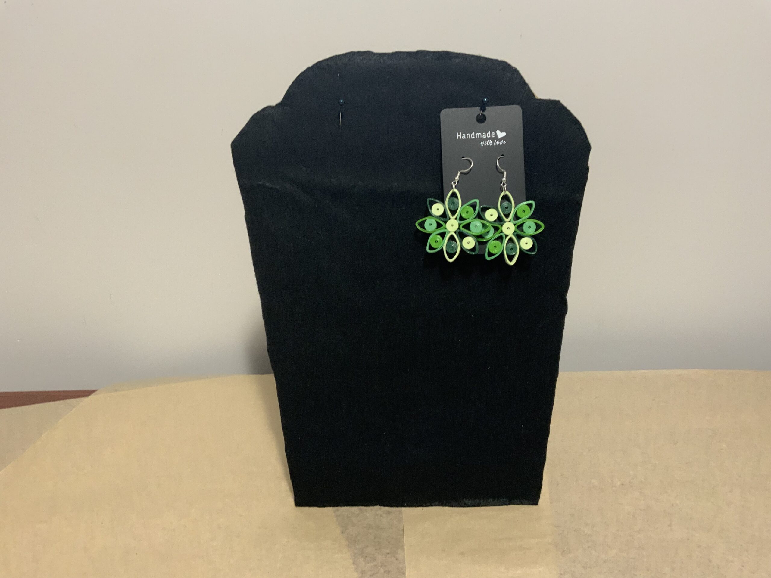 4-TONE GREEN STAR QUILLED EARRINGS, ARTISAN JEWELRY, EYE-CATCHING