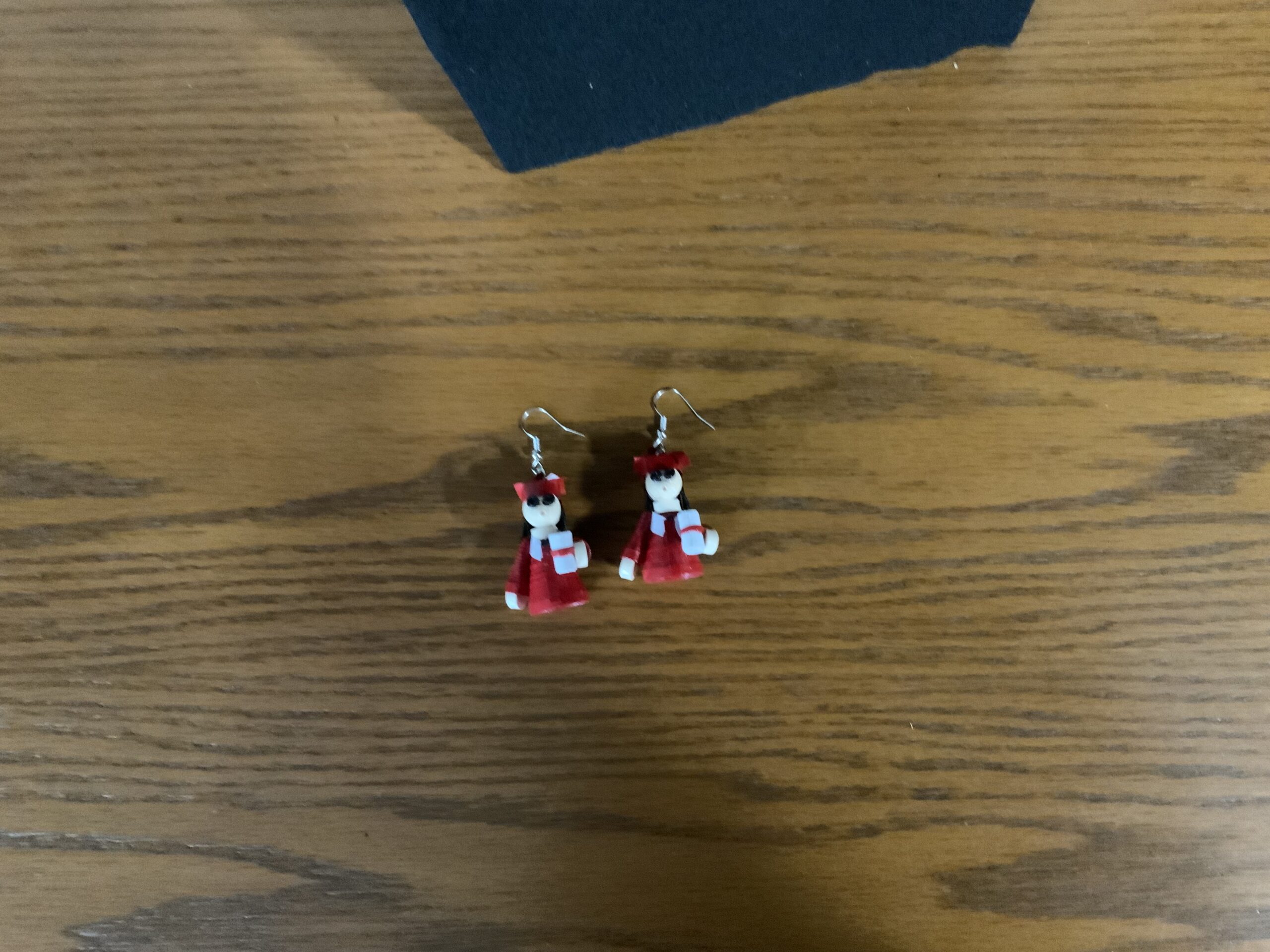 Handcrafted GRADUATION Quilled Earrings, unique, - Image 4