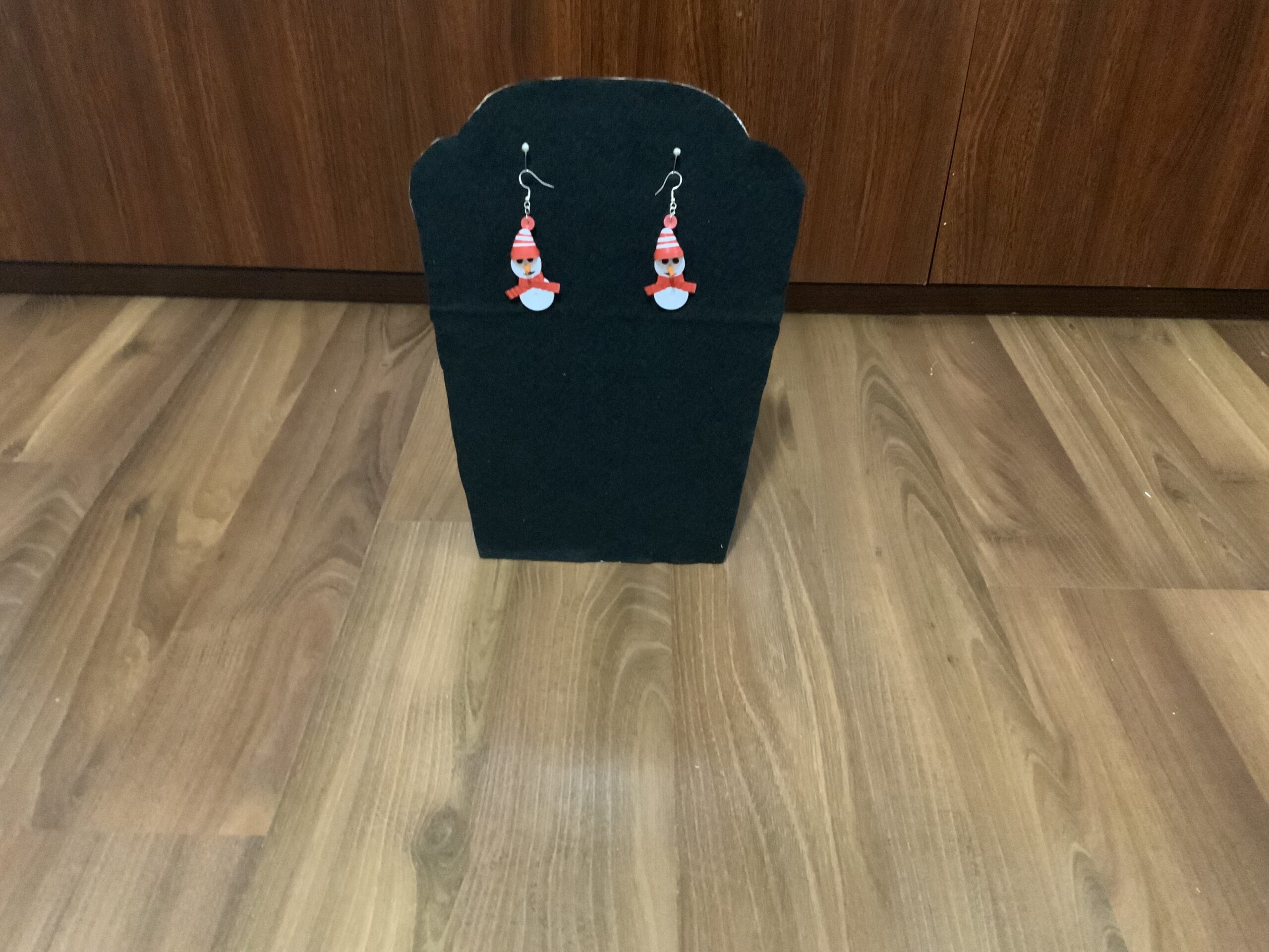 Handmade Quilled CHRISTMAS SNOWMAN Earrings, Festive Fun Earrings, Dangle Earrings - Image 6