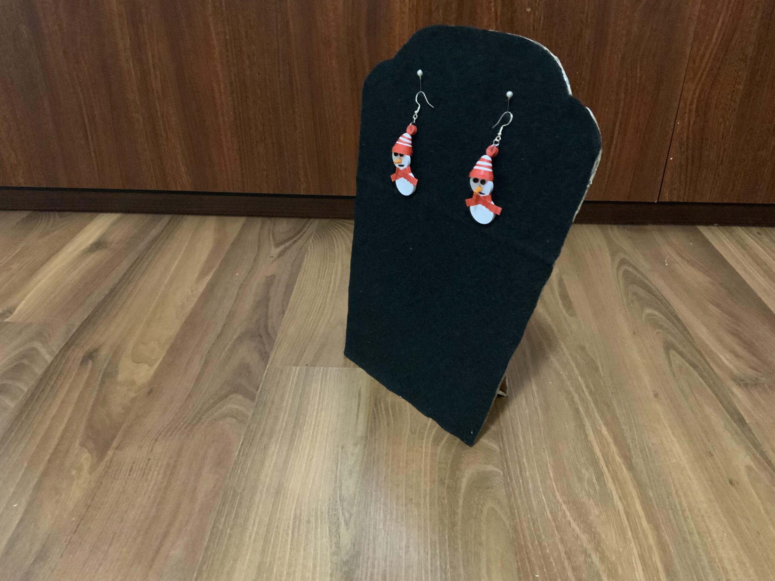 Handmade Quilled CHRISTMAS SNOWMAN Earrings, Festive Fun Earrings, Dangle Earrings - Image 5