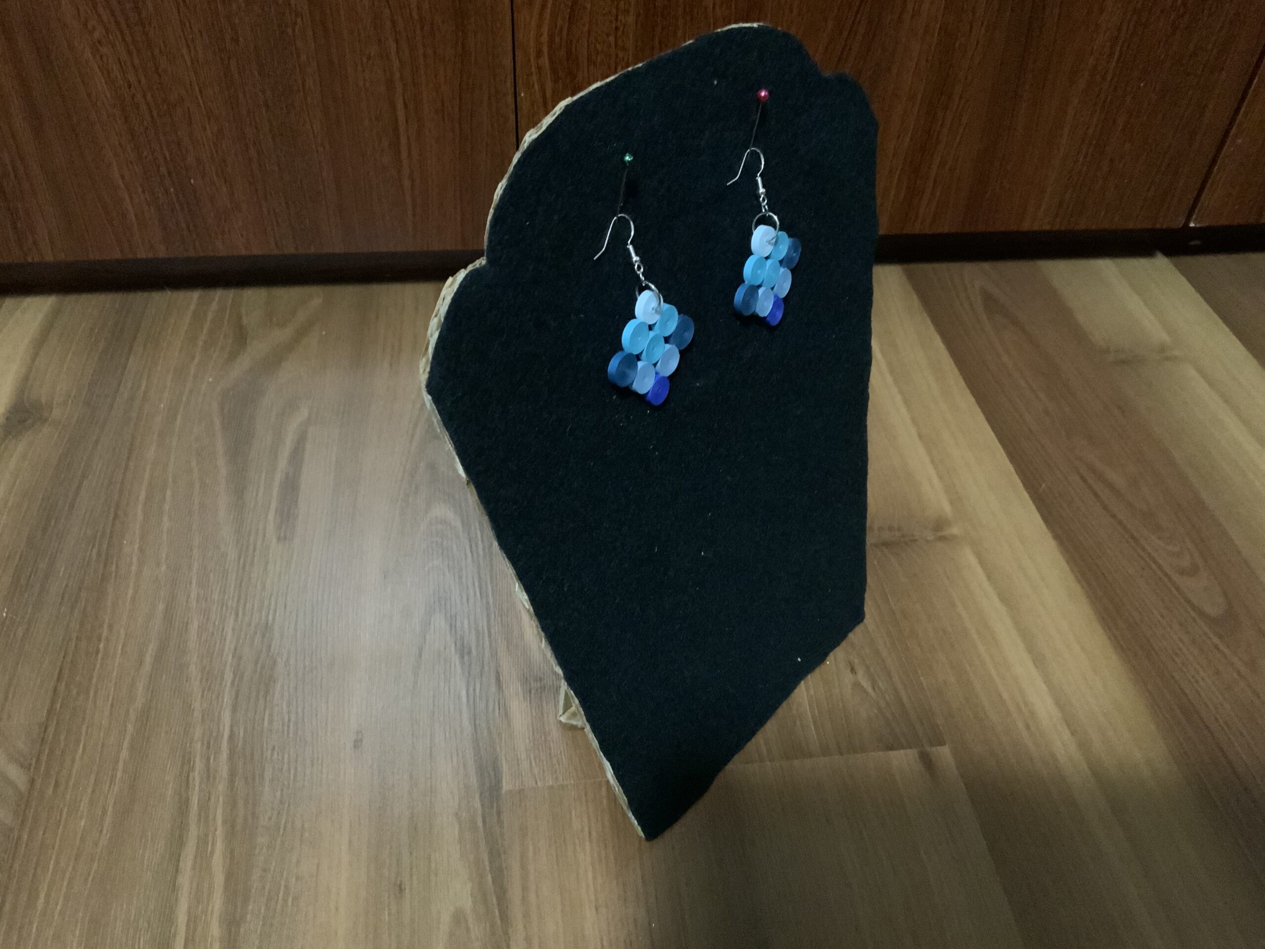 Quilled circular earrings in four elegant shades of blue - Image 5