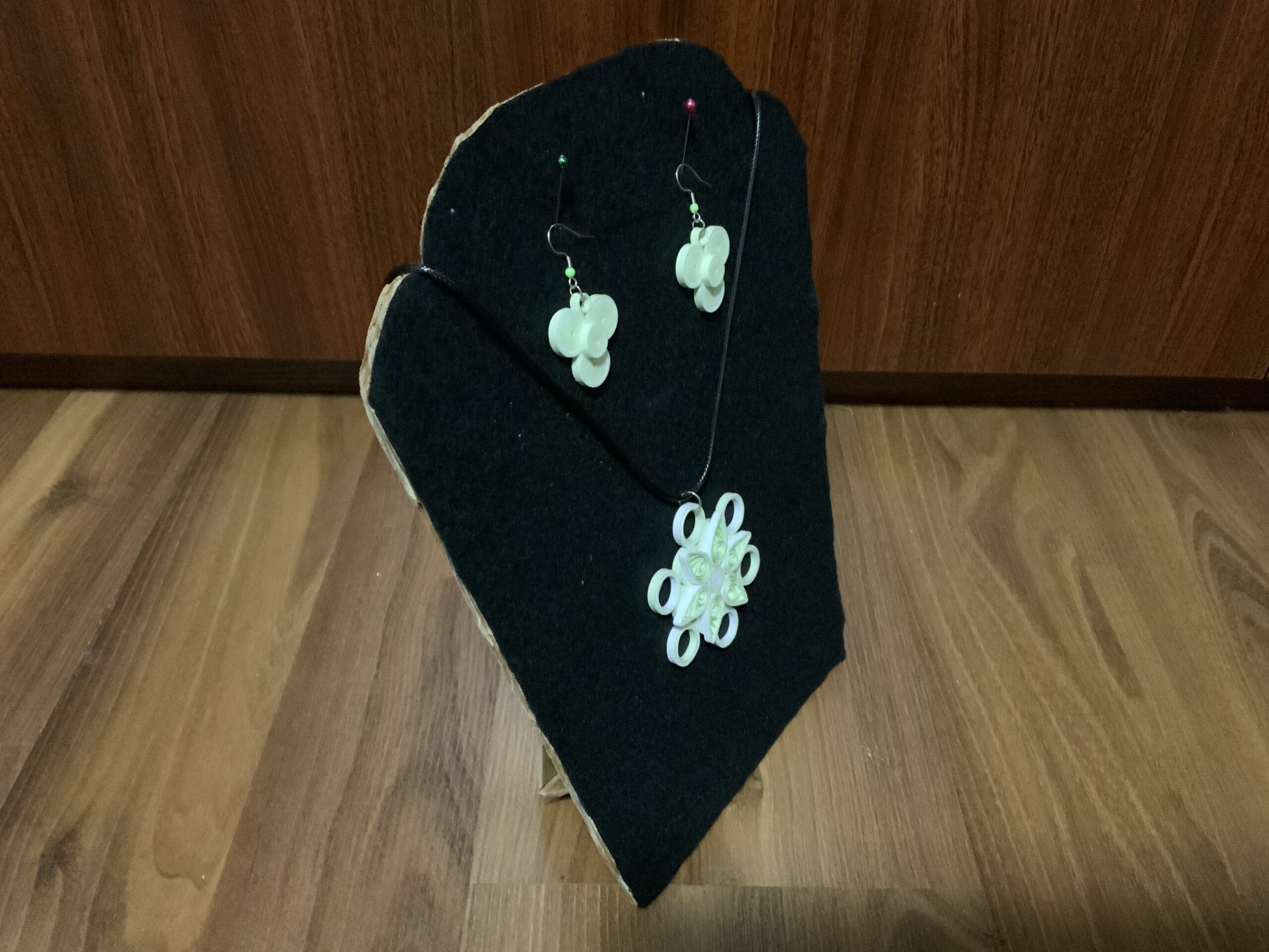 Elegant Quilled Floral Jewelry Set in Soft Green and White - Image 5