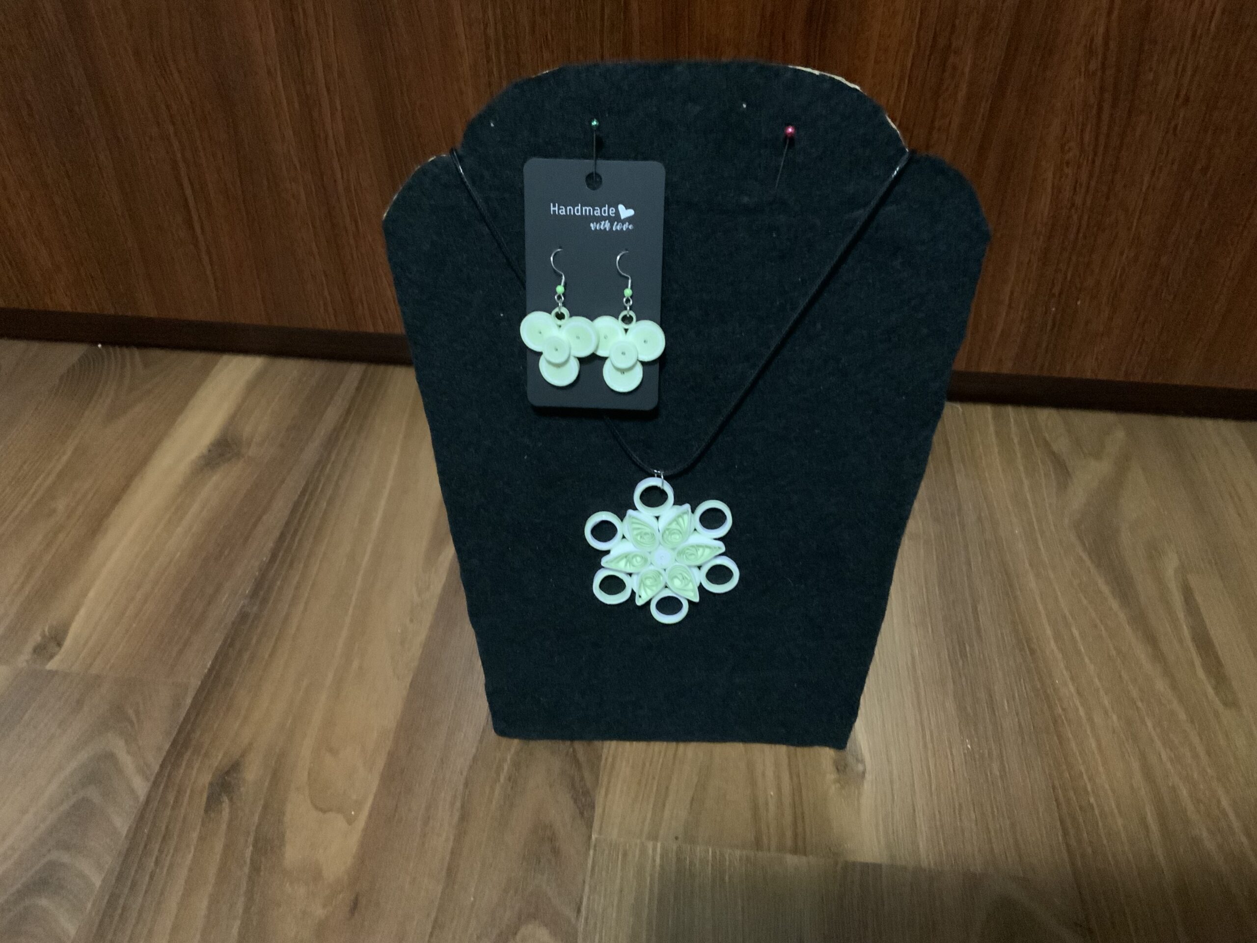 Elegant Quilled Floral Jewelry Set in Soft Green and White - Image 8